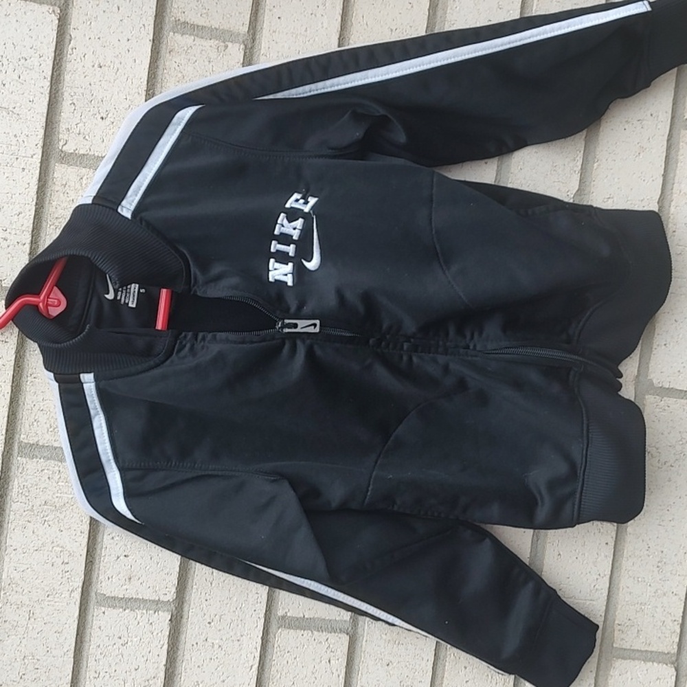 Black Nike Jacket* - Picture 2 of 10